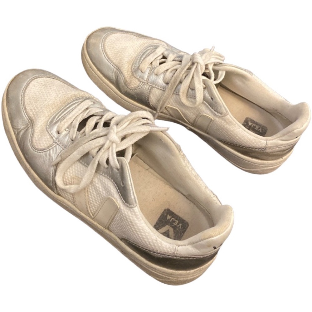 Grey and White Vejas